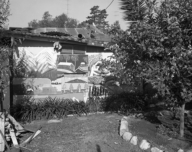 Sanford Darling, House of 1000 Paintings (site view, n.d.), Santa Barbara, CA, c. 1963–1973. Photo: Seymour Rosen. © SPACES—Saving and Preserving Arts and Cultural Environments.