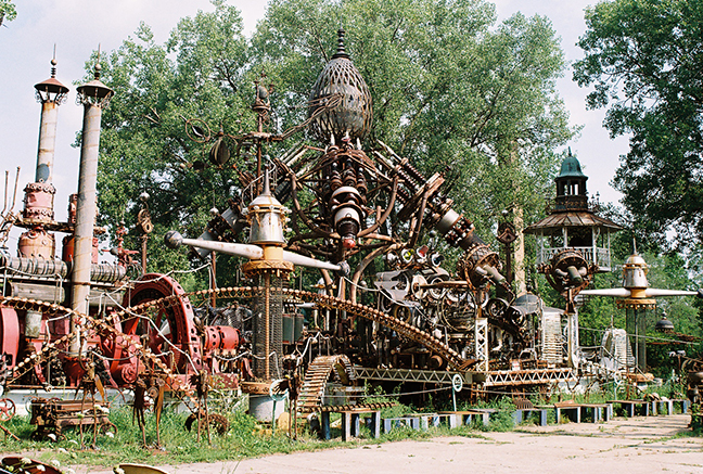 Tom Every, The Forevertron (site view, c. 2010), North Freedom, WI, c. 1983–2020. Photo: Robert Tarrell.