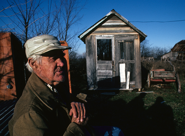 Jesse Howard at Sorehead Hill (site view, n.d.), Fulton, MO, c. 1940–1983. Photo: Seymour Rosen. © SPACES—Saving and Preserving Arts and Cultural Environments.