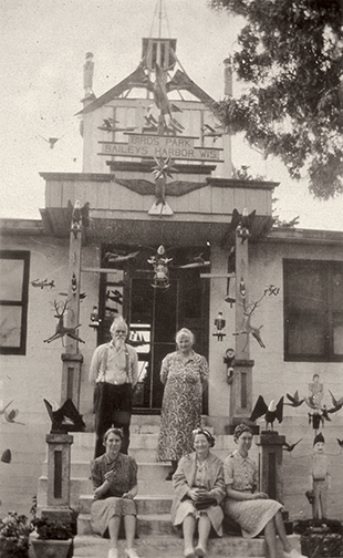 Albert Zahn (top left) at Birds Park (site view, exterior, c. 1930–1940), Baileys Harbor, WI, c. 1924–1950. Photo courtesy of Mary Ann Johnson.
