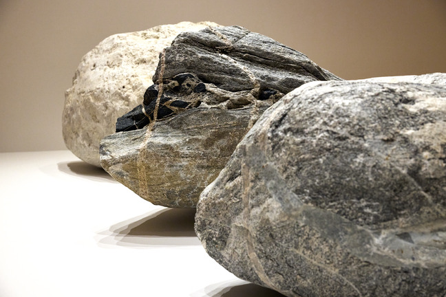 Lenka Clayton and Phillip Andrew Lewis: Rock Fade (≈ 45 Billion